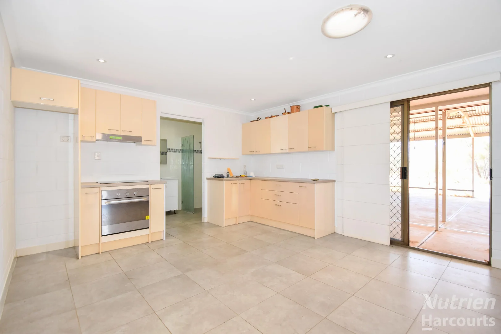 Additional image 40 of 21 Parakeelya Road, Connellan NT 0873