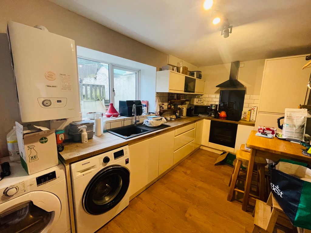 Additional image 3 of 3 bed property to rentCambrian Place, Haverfordwest SA61