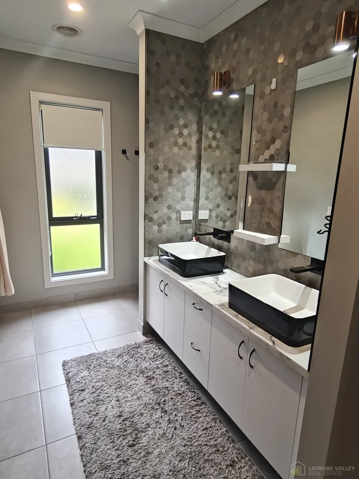 Additional image 50 of 17-19 King Street, Rosedale VIC 3847