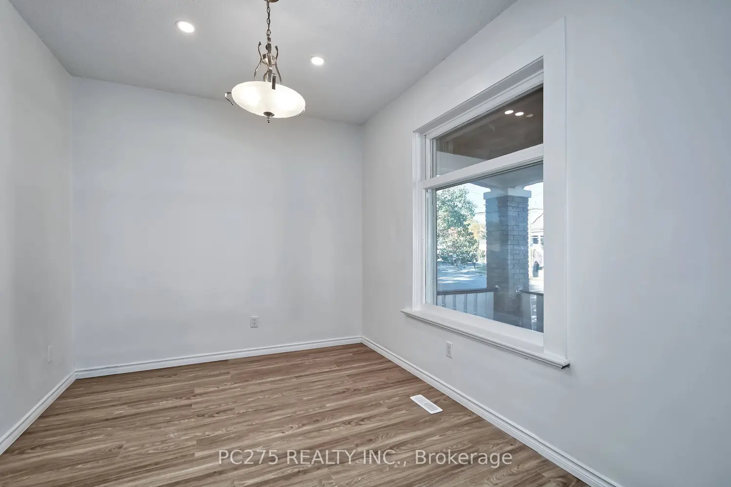 Additional image 3 of 549 Quebec Street