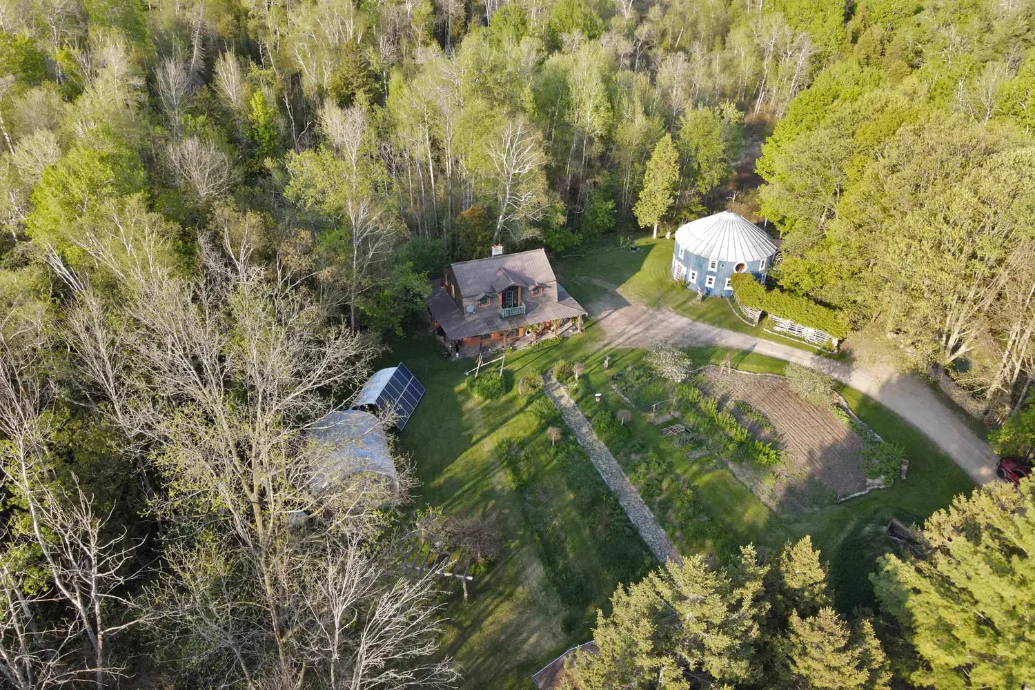 Additional image 15 of 15993 Kennedy Road