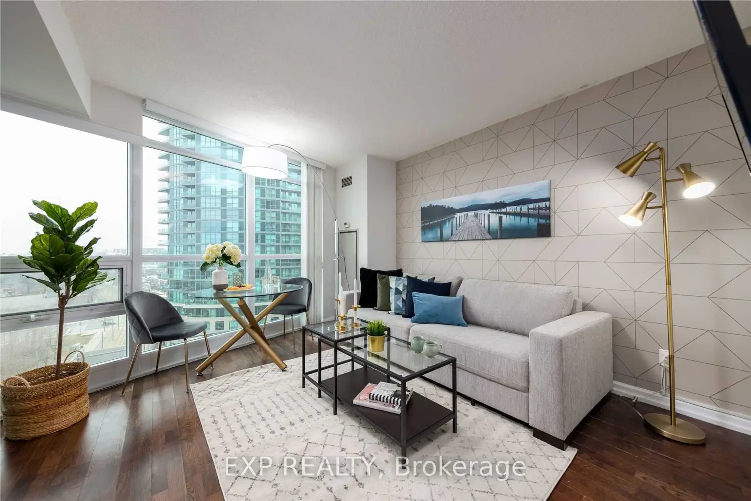 215 Fort York Boulevard 1206