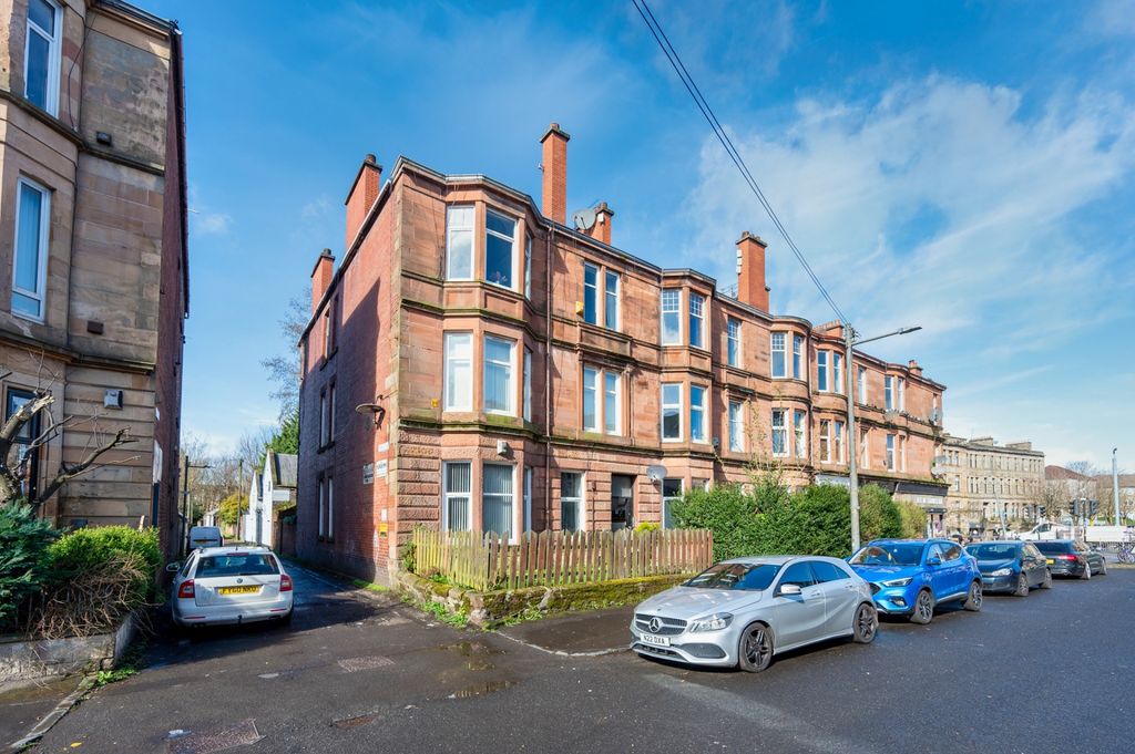 3 bed flat to rentPercy Street, Cessnock, Glasgow G51