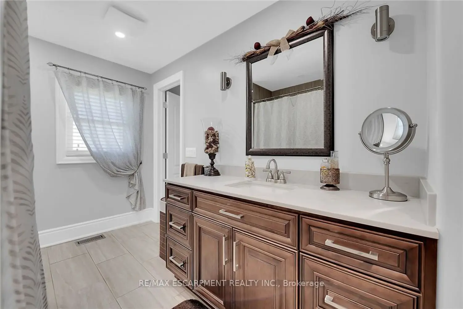 Additional image 8 of 1866 Thompson Road