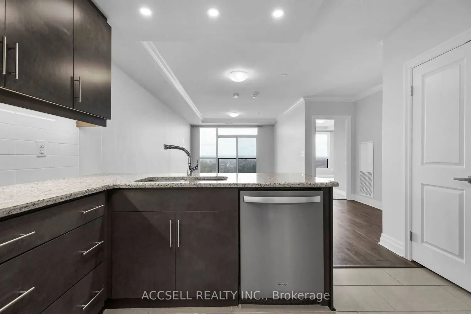 Additional image 5 of 260 Villagewalk Boulevard 902