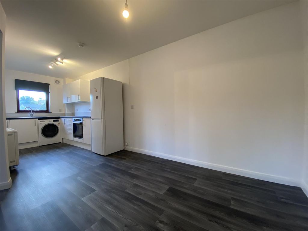 Additional image 3 of 2 bed flat to rentAllison Crescent, Perth PH1