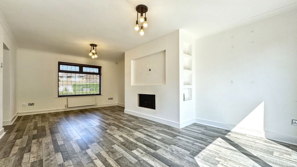 Additional image 7 of 4 bed property to rentRuskin Avenue, Rogerstone, Newport NP10