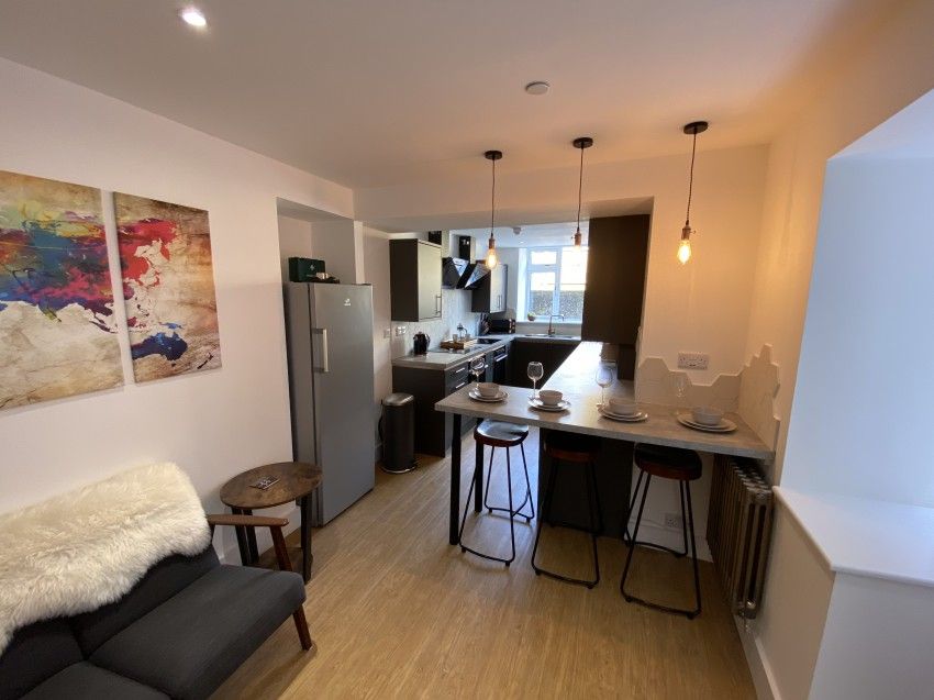 7 bed shared accommodation to rentMansel Street, Swansea SA1 photo 2