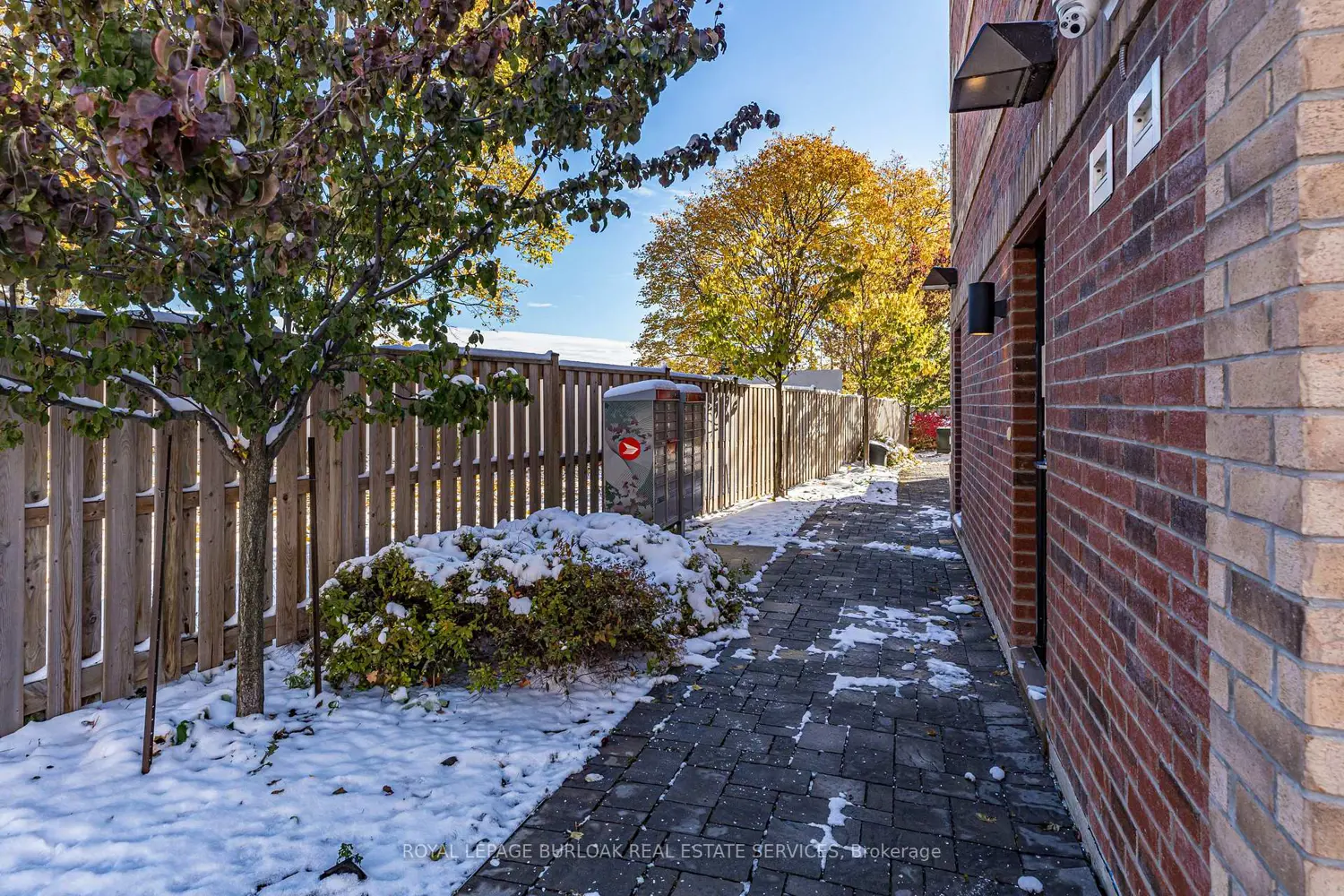 Additional image 2 of 760 Lakeshore Road 201