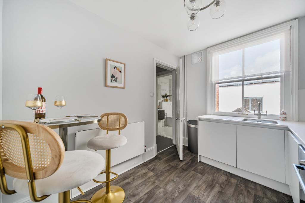 Additional image 2 of 3 bed flat to rentTown Centre, Henley-On-Thames RG9