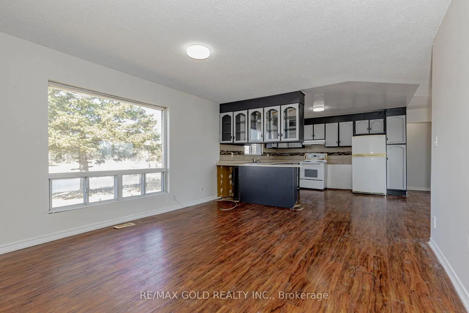 Additional image 7 of 255505 9Th Line