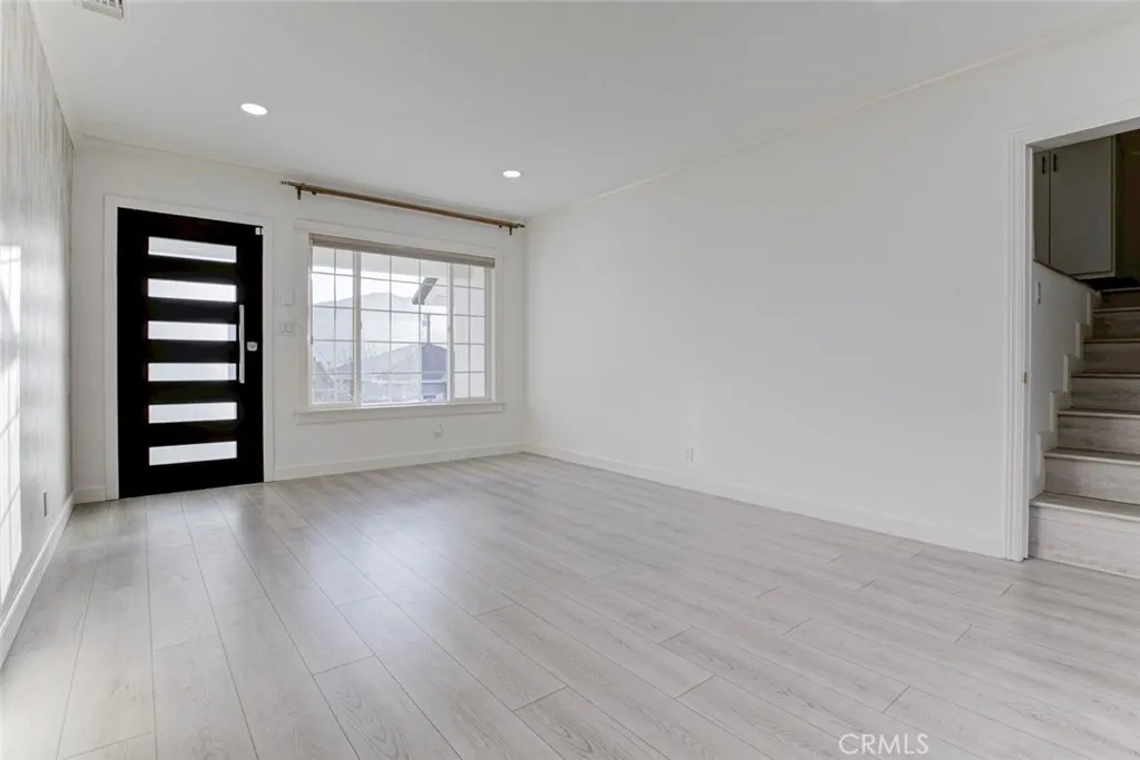 Additional image 9 of 3041 Alabama St, La Crescenta, CA 91214