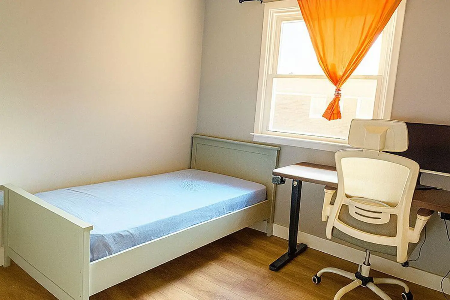 Additional image 9 of 1060 Southdale Road 36