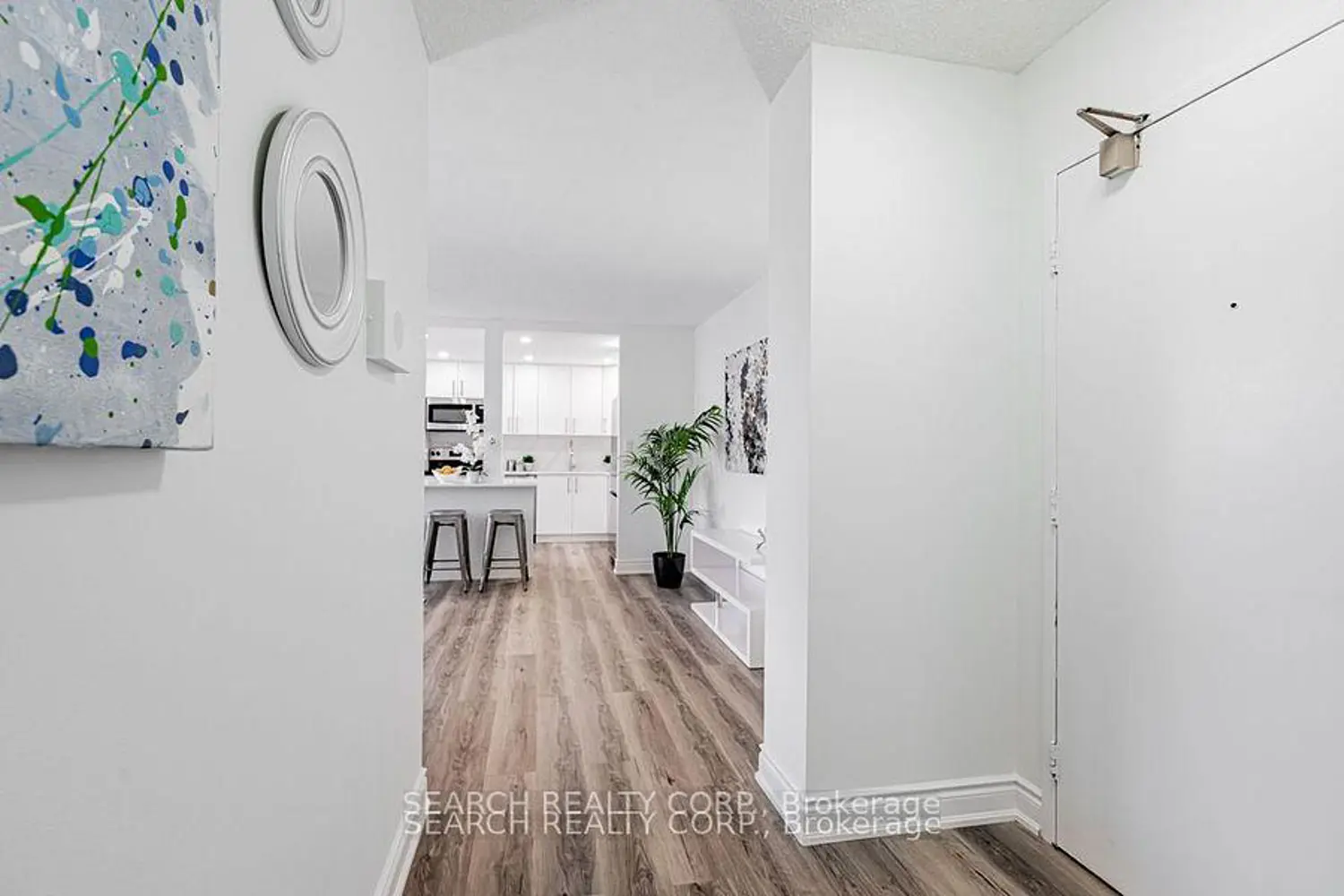 Additional image 3 of 3590 Kaneff Crescent 1108