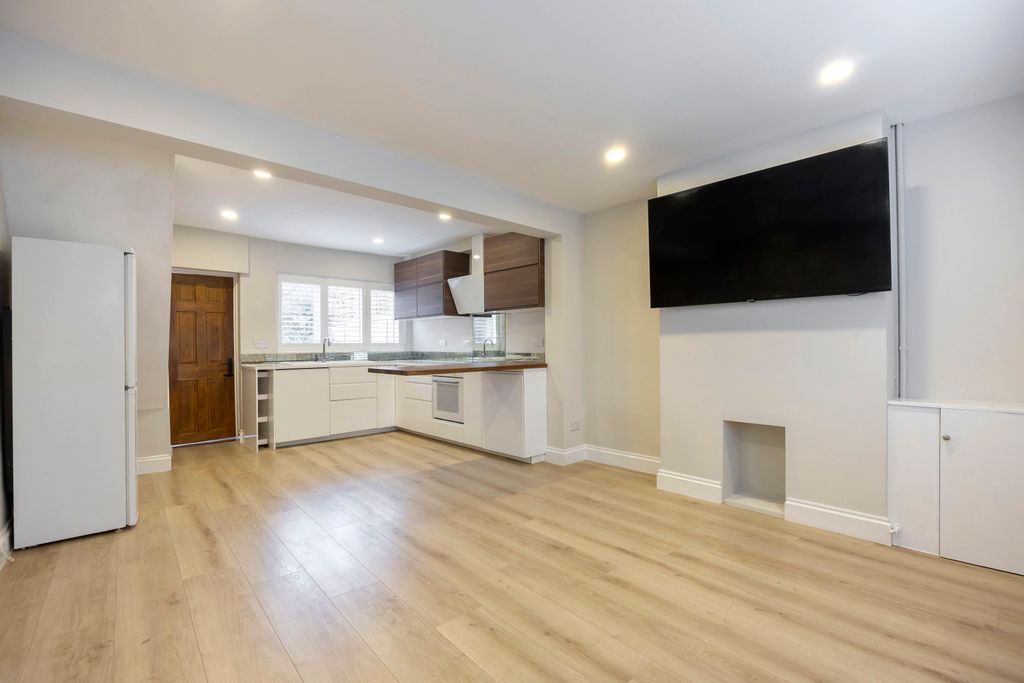 Additional image 2 of 2 bed end terrace house to rentFairview Street, Cheltenham GL52