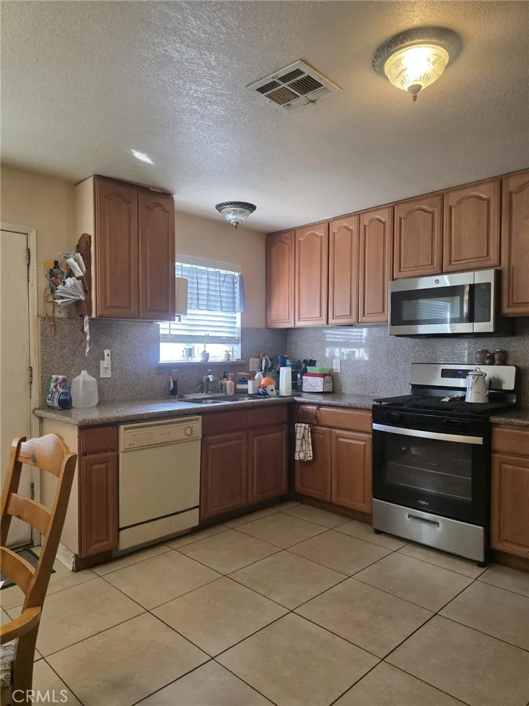 Additional image 10 of 7784 Drummond Ave, Highland, CA 92346