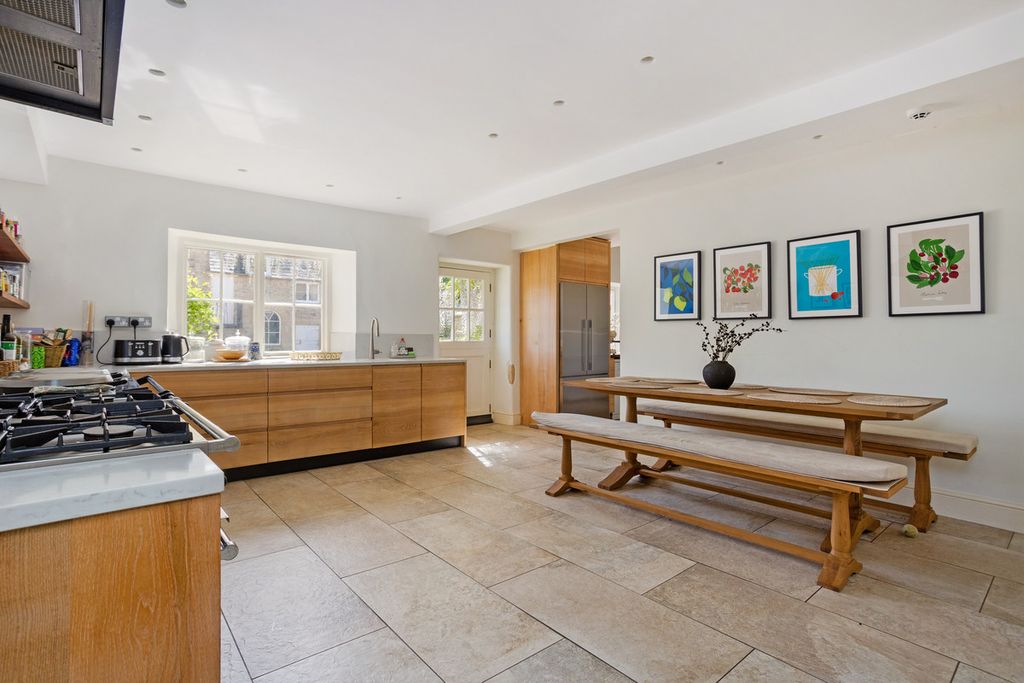 Additional image 19 of 6 bed detached house to rentCirencester, Gloucestershire GL7