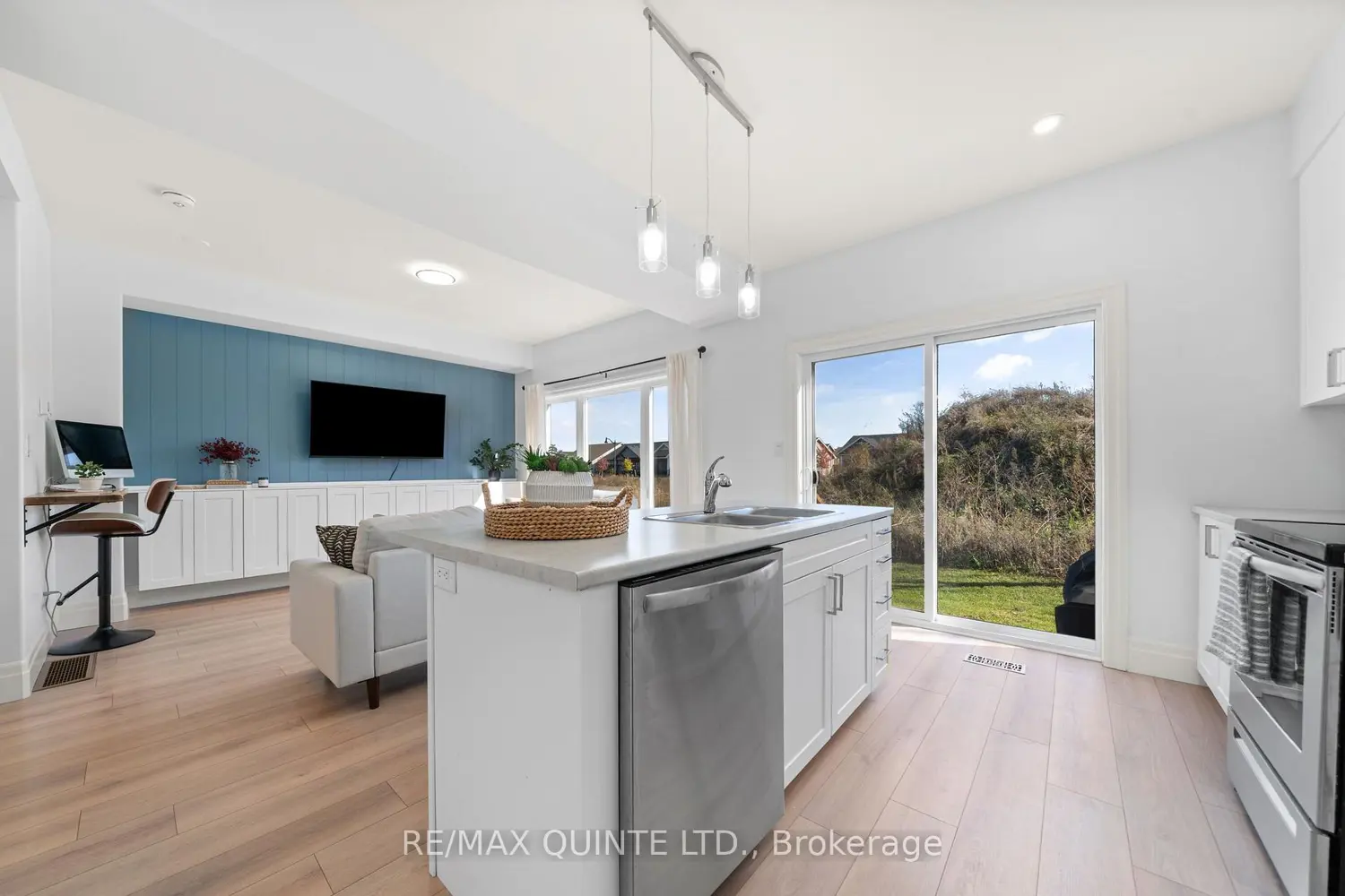 36 Campbell Crescent photo 3