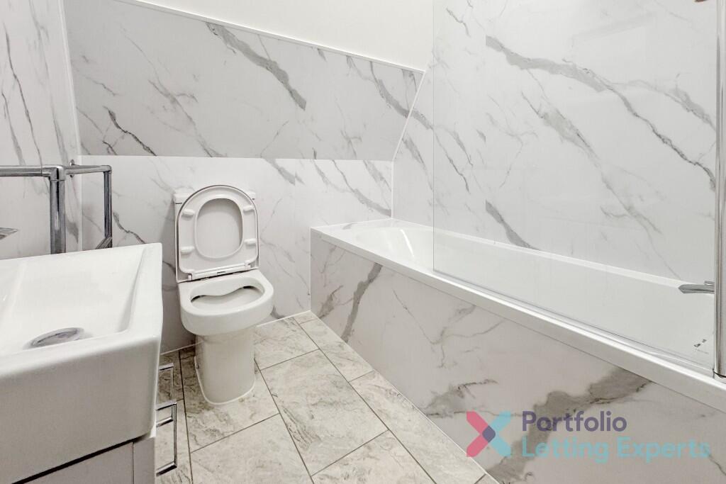 Additional image 7 of First Months Rent Free! Professional Families - Completely Refurbished 3 Bedroom Flat on Post Office Road!