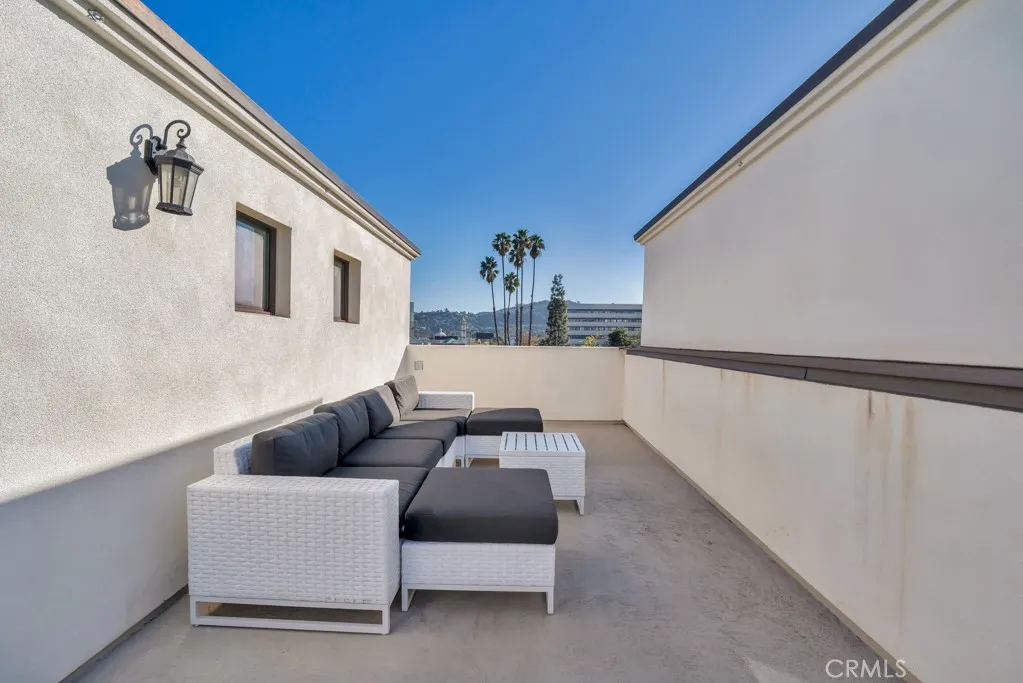 Additional image 60 of 10832 W Riverton Court, North Hollywood, CA 91602