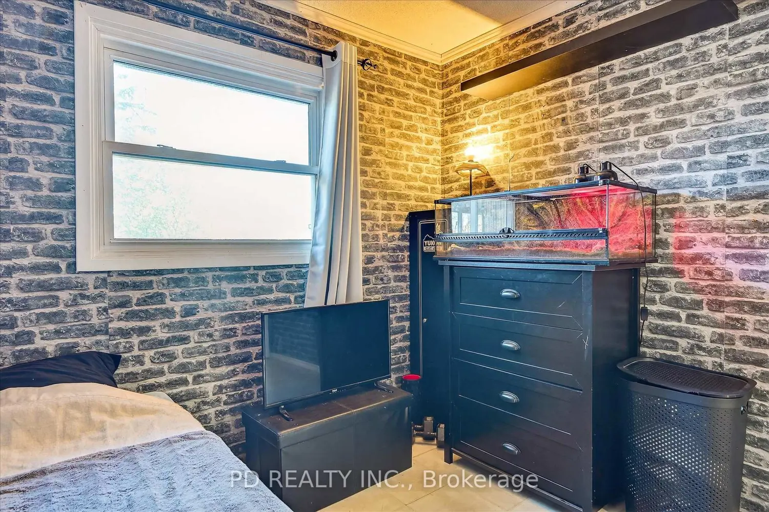 Additional image 12 of 54 Carlton Crescent