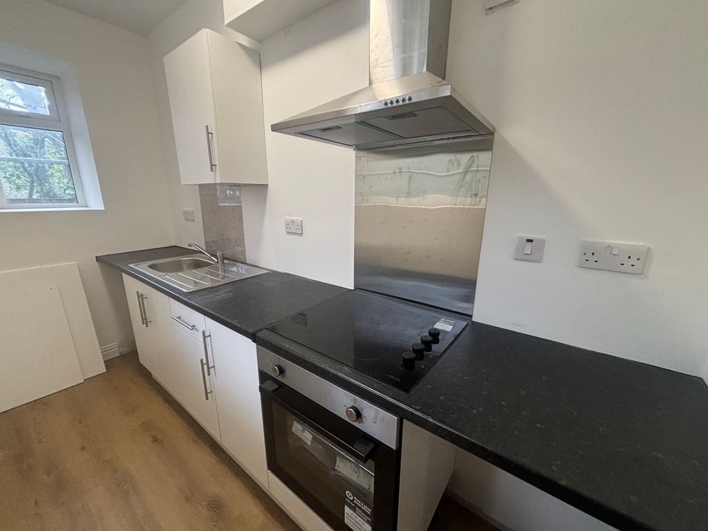 Additional image 5 of 1 bed flat to rentYstrad Road, Pentre CF41