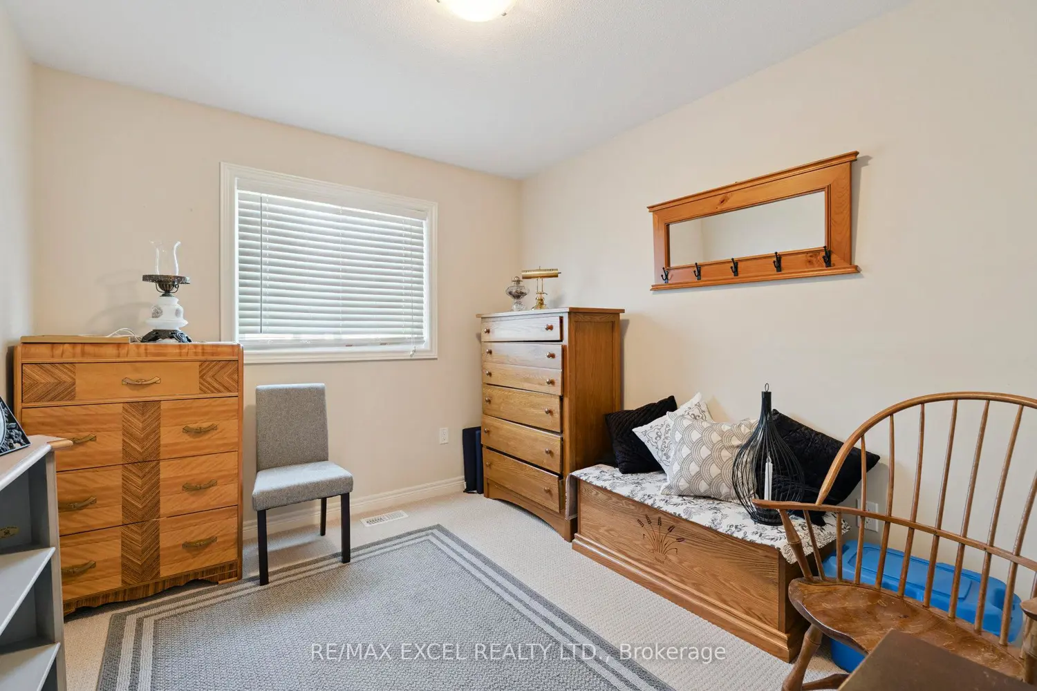 Additional image 15 of 6401 Shapton Crescent