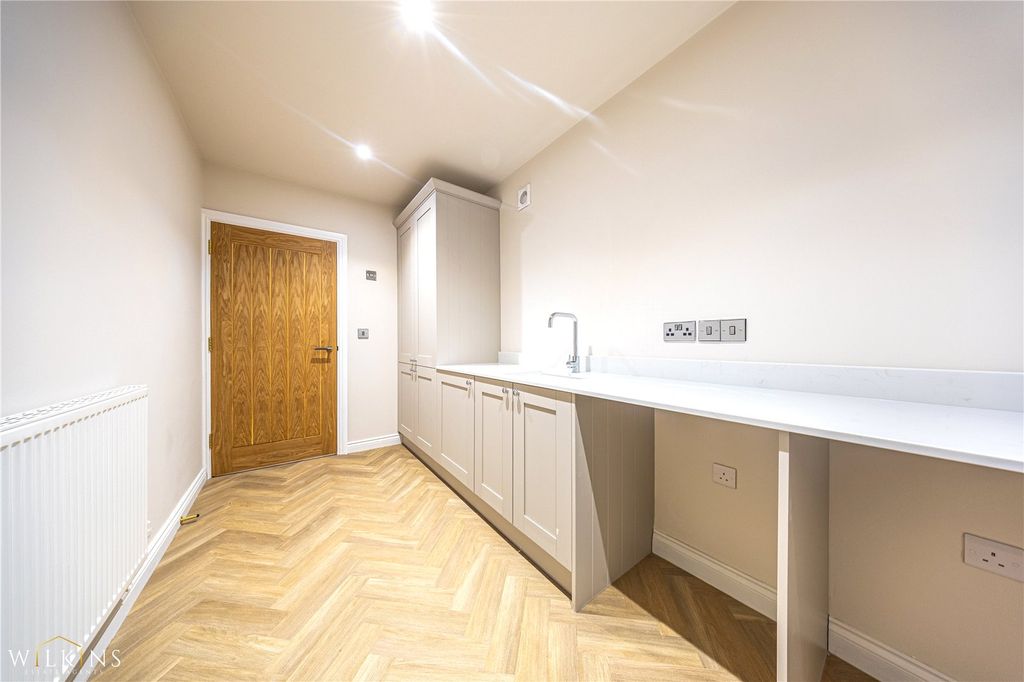 Additional image 12 of 6 bed detached house to rentPark Lane, Bonehill, Tamworth, Staffordshire B78