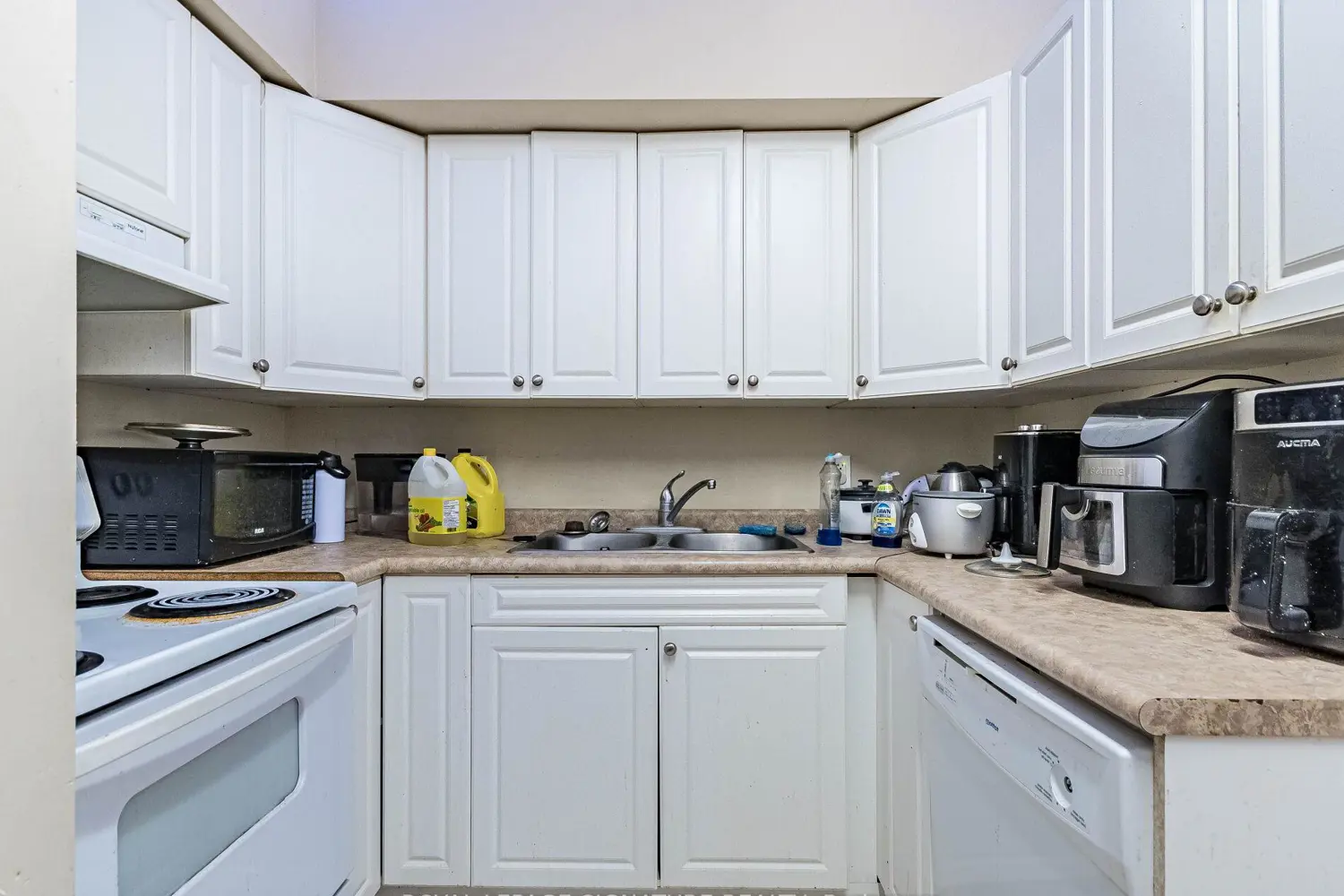 Additional image 5 of 251 Lester Street 203