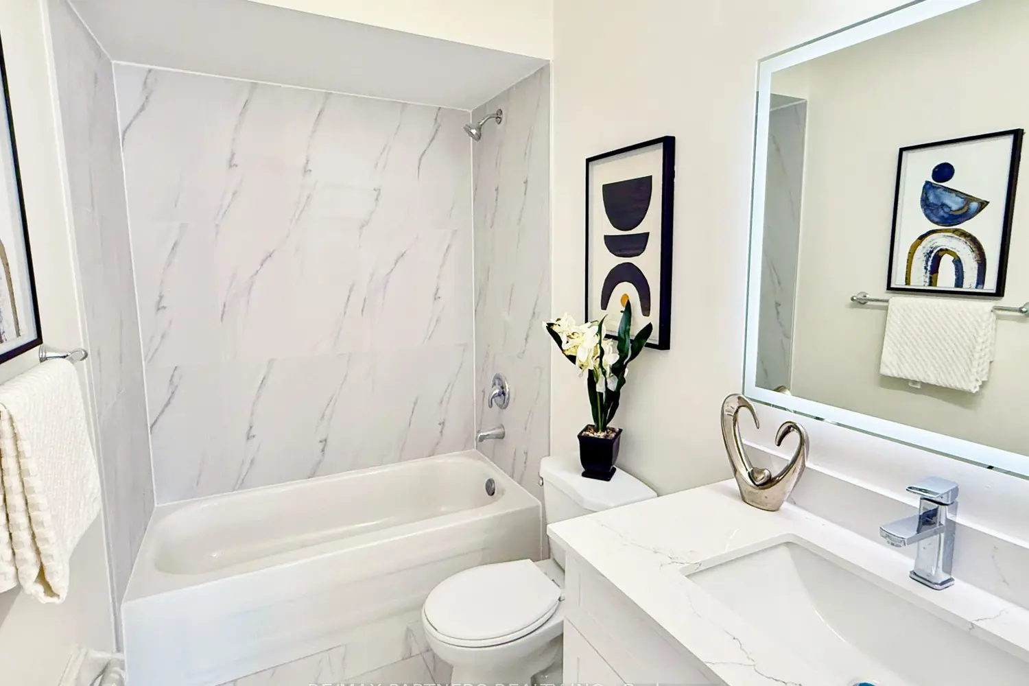 Additional image 13 of 516 Bur Oak Avenue