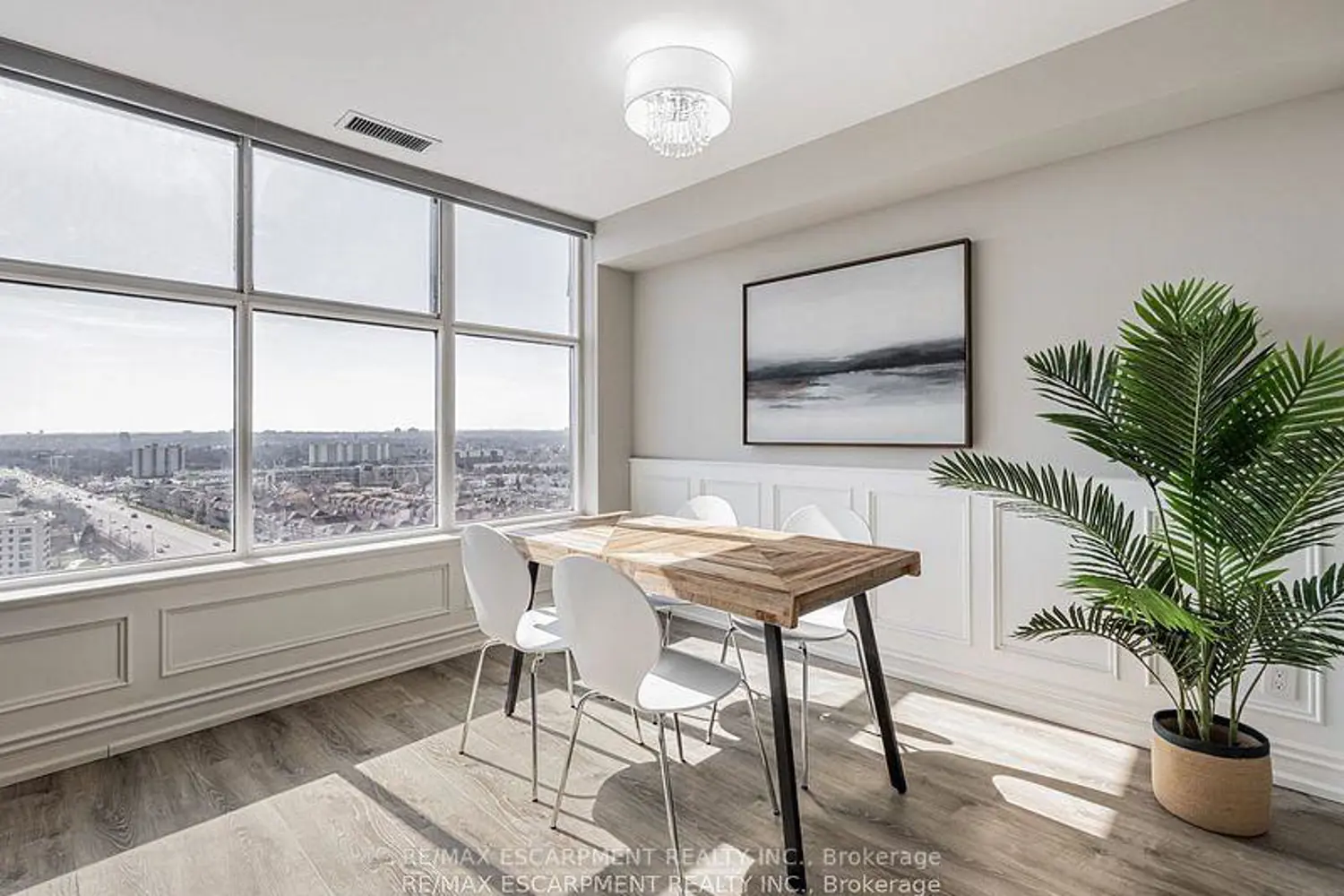 Additional image 7 of 880 Dundas Street Uph7