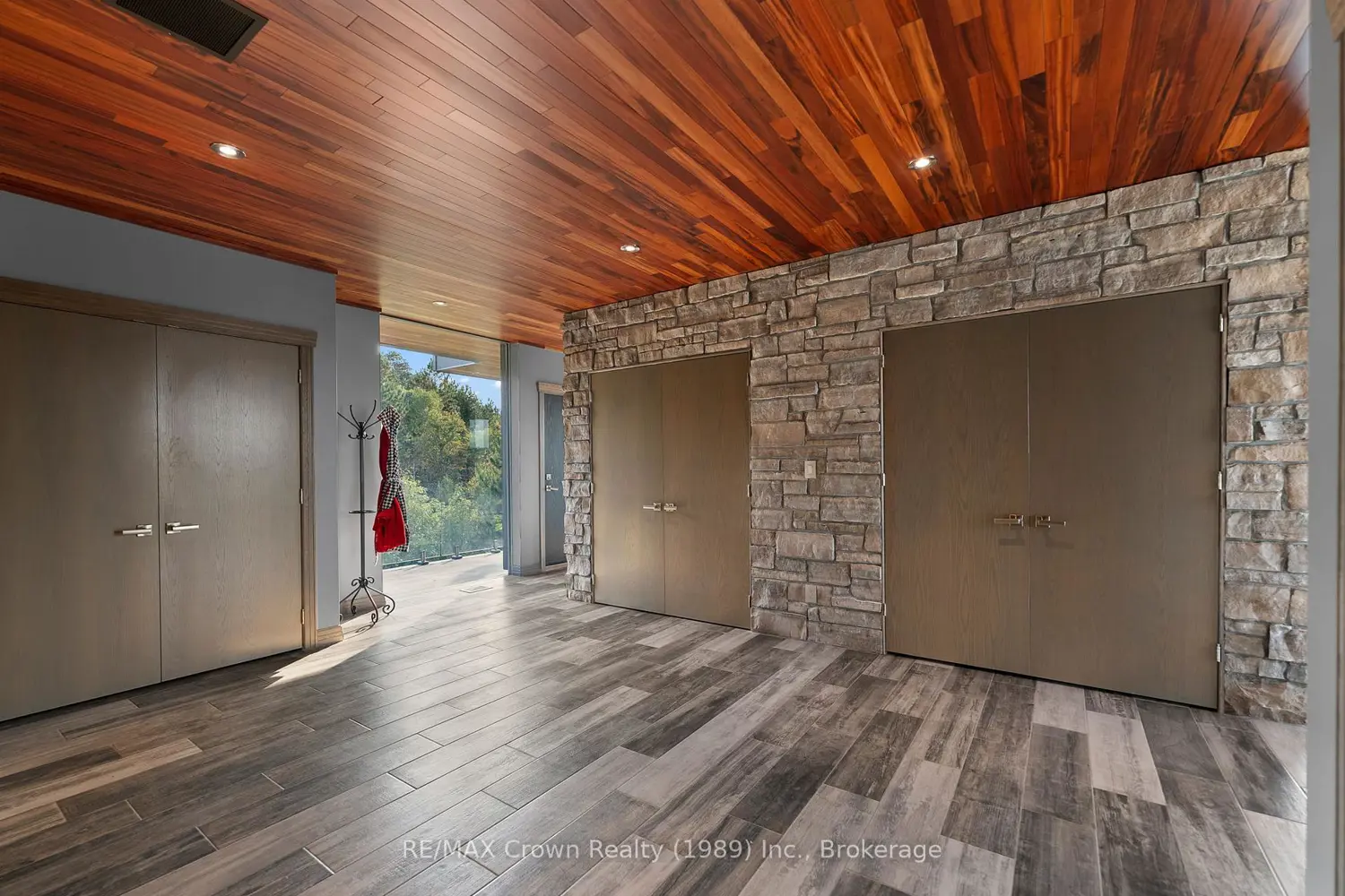 Additional image 12 of 1293 Dew Drop Road