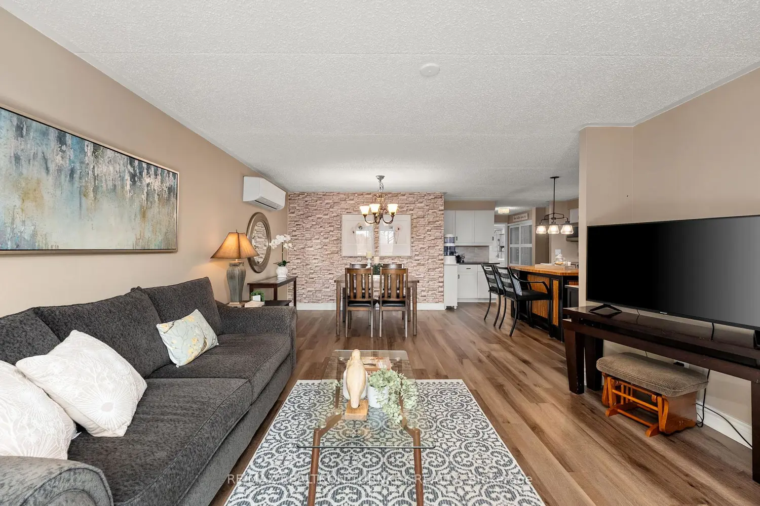 Additional image 10 of 74 The Queensway 102