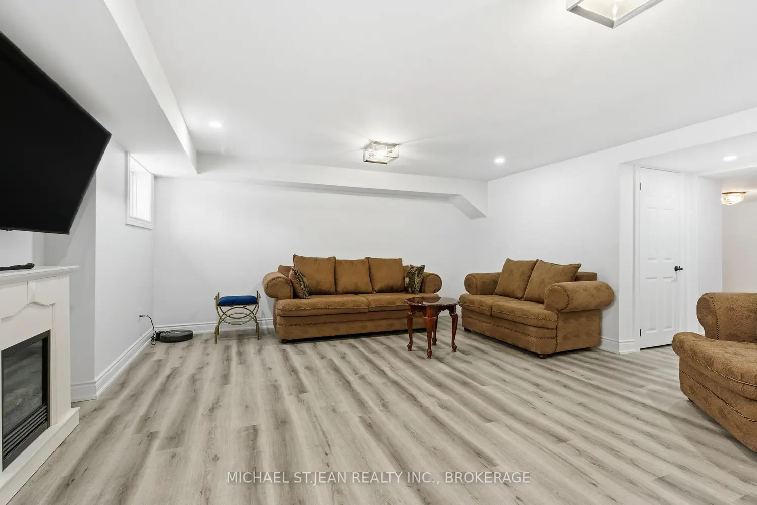 Additional image 10 of 1576 Woodburn Road