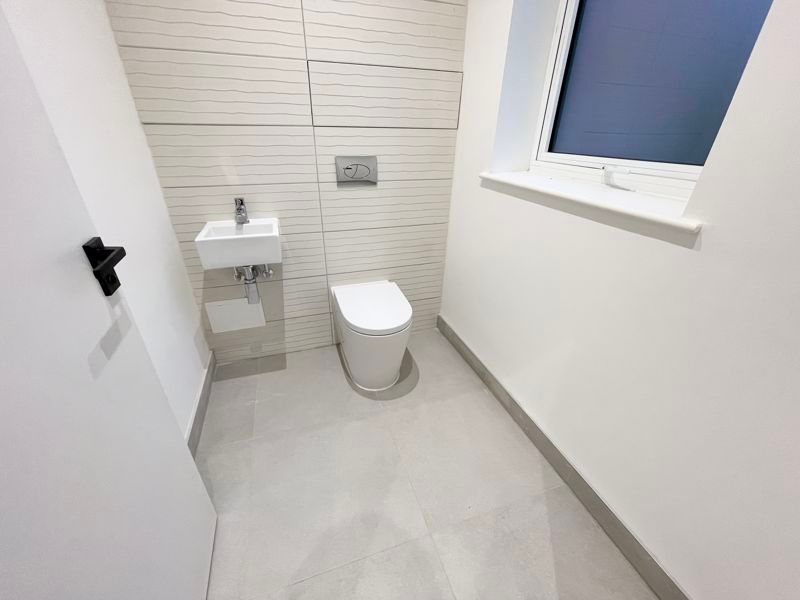 Additional image 7 of 4 bed semi-detached house to rentThe Curve, Welholme Avenue, Grimsby DN32