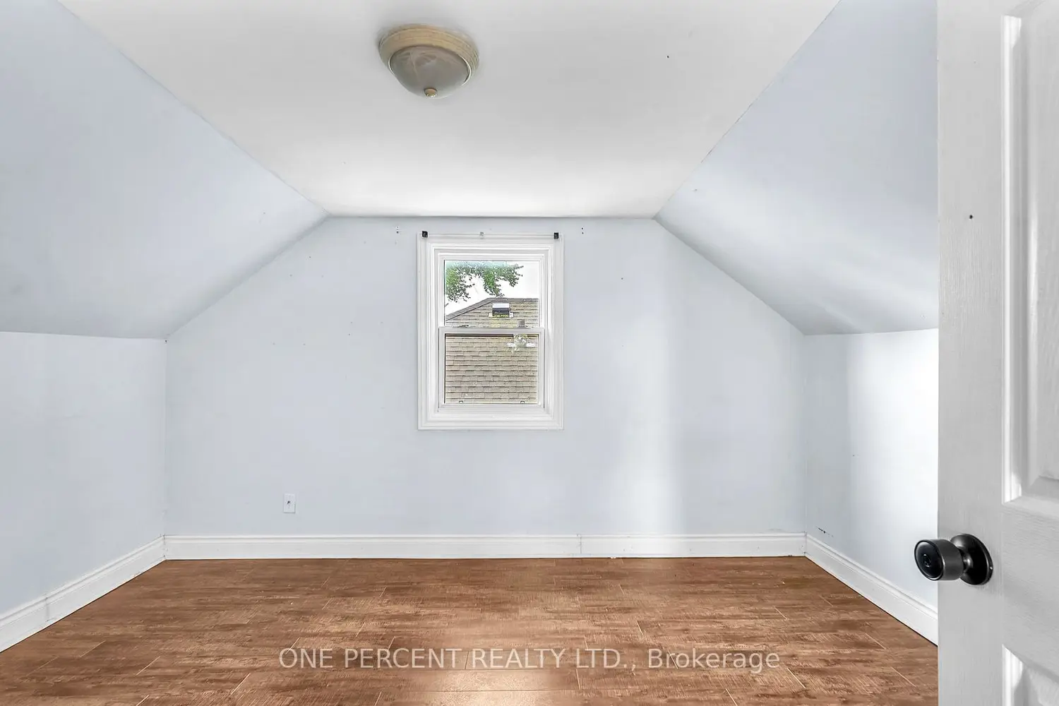 Additional image 19 of 1185 Albany Street