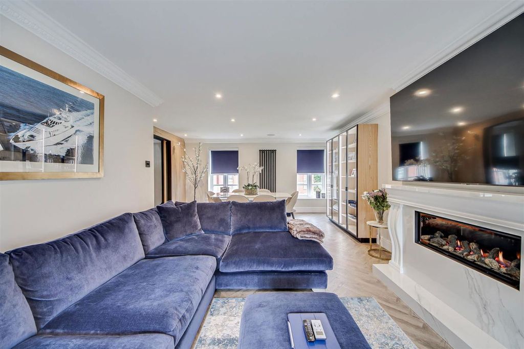 Additional image 7 of 3 bed town house to rentMarine Gate Mansions, Promenade, Southport PR9