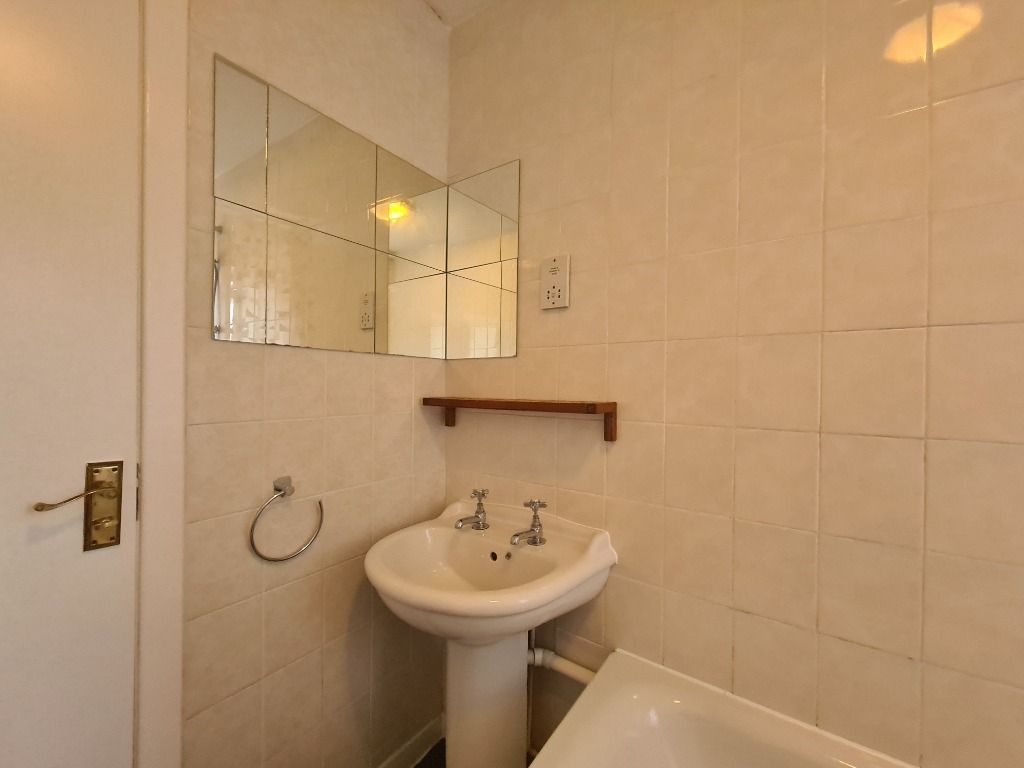 Additional image 14 of 2 bed flat to rentMoorfoot Ave, Paisley, Renfrewshire PA2