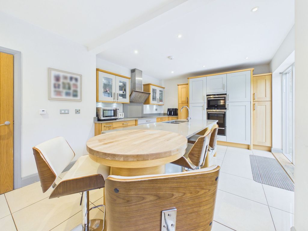 Additional image 9 of 6 bed detached house to rentDore Lodge Gardens, Sheffield S17