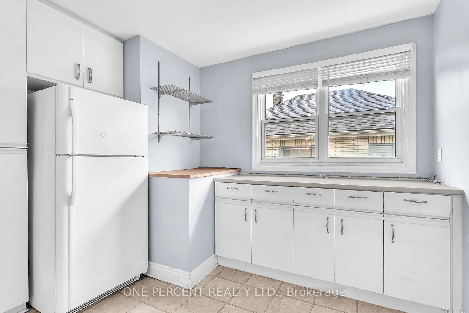 Additional image 6 of 1185 Albany Street