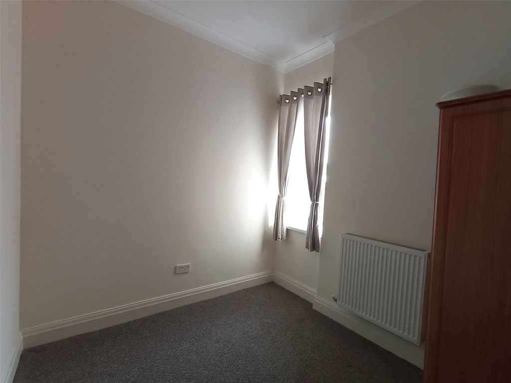 Additional image 7 of 2 bed flat to rentFlat 1, Brick House Apartments, High Street, Tenby, Pembrokeshire SA70