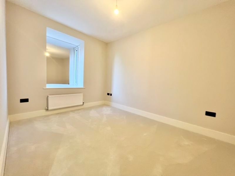 Additional image 9 of 4 bed semi-detached house to rentThe Curve, Welholme Avenue, Grimsby DN32