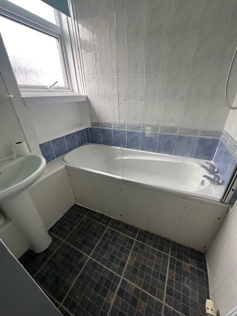 Additional image 2 of 3 Bed Flat, Croftend Avenue, G44, N1 7GU