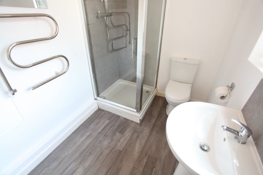 2 bed shared accommodation to rentFell Street L7 photo 3