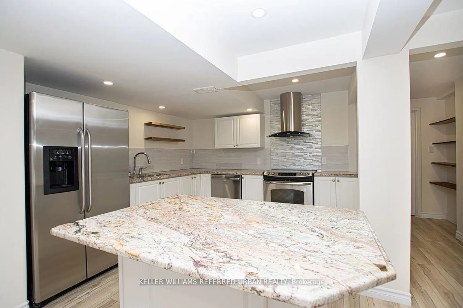 Additional image 17 of 847 Garibaldi Avenue