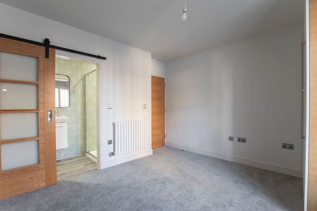 Additional image 6 of 2 bed flat to rentBuckingham Court, Wellington Street, Cheltenham GL50