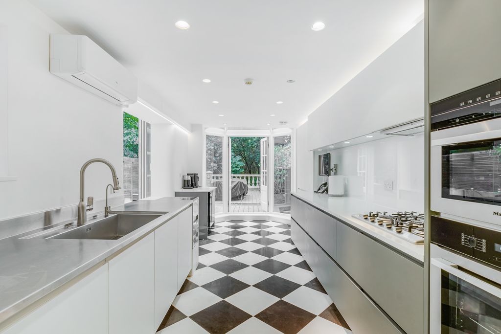 Additional image 3 of 5 bed flat to rentRutland Gate, London SW7