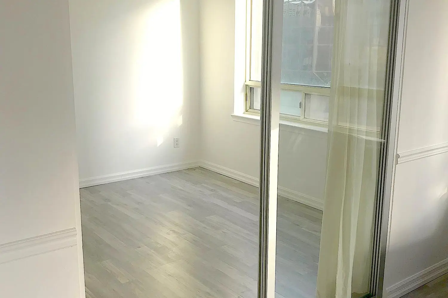 Additional image 12 of 633 Bay Street 511