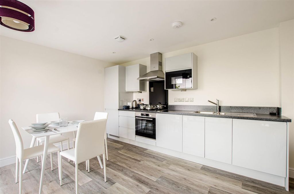 2 bed flat to rentCity Centre NR1 photo 2