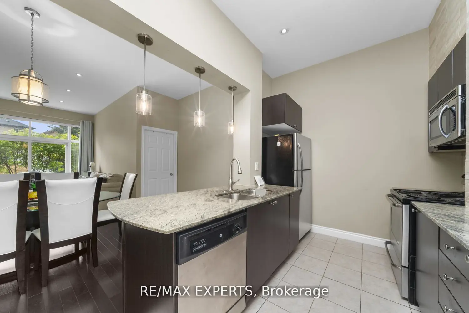 Additional image 4 of 10211 Keele Street 105